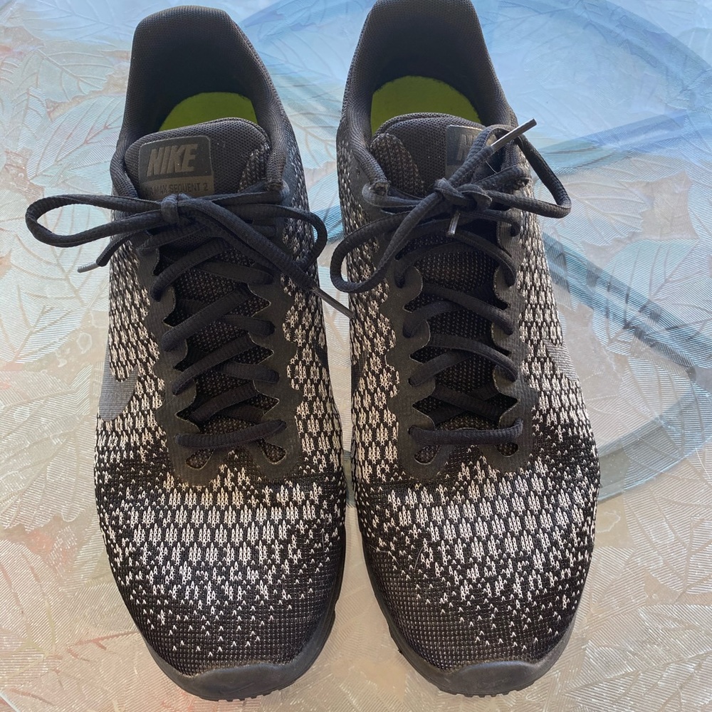 Nike Air Max Sequent 2 - size 10 men’s